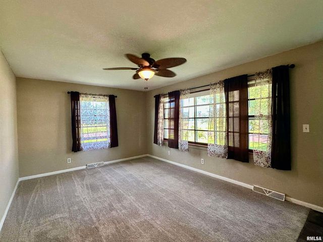 151 ALLISON Street, East Peoria, IL 61611