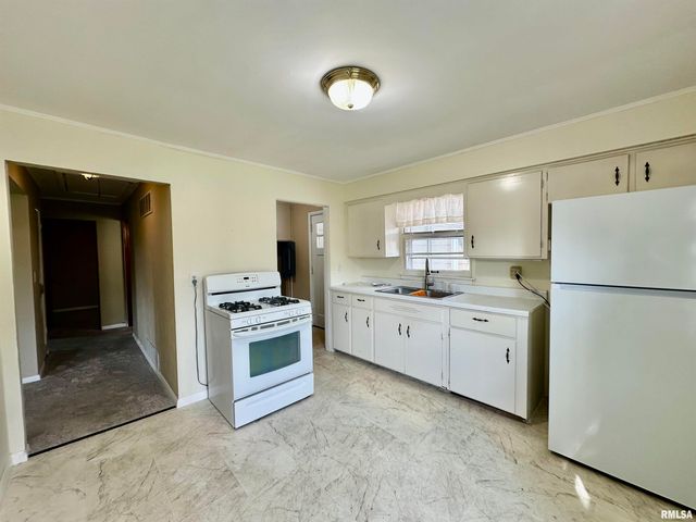 151 ALLISON Street, East Peoria, IL 61611