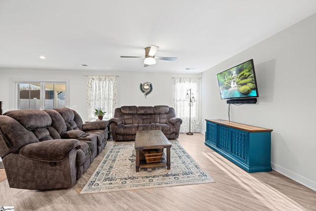 114 Sylvester Street, Fountain Inn, SC 29644