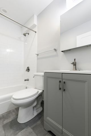 6201 N Kenmore Avenue 204, Chicago, IL 60660