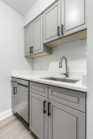 6201 N Kenmore Avenue 204, Chicago, IL 60660