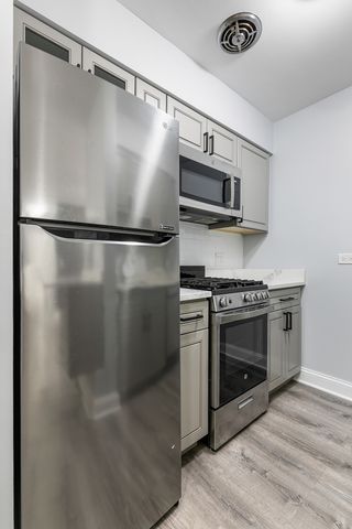 6201 N Kenmore Avenue 204, Chicago, IL 60660