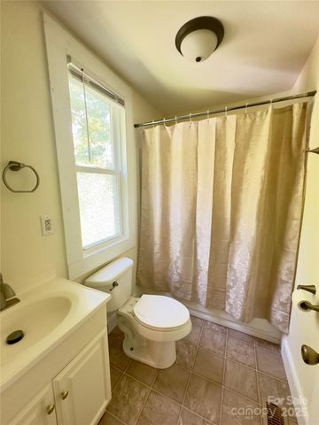329 Morehead Road, Marion, NC 28752