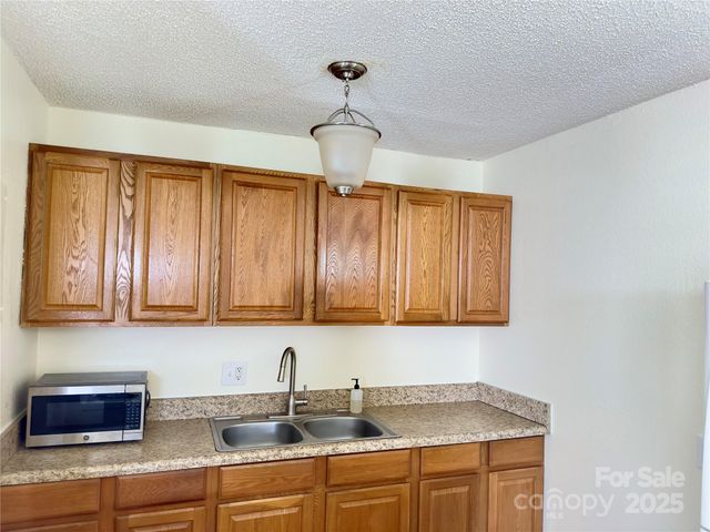329 Morehead Road, Marion, NC 28752