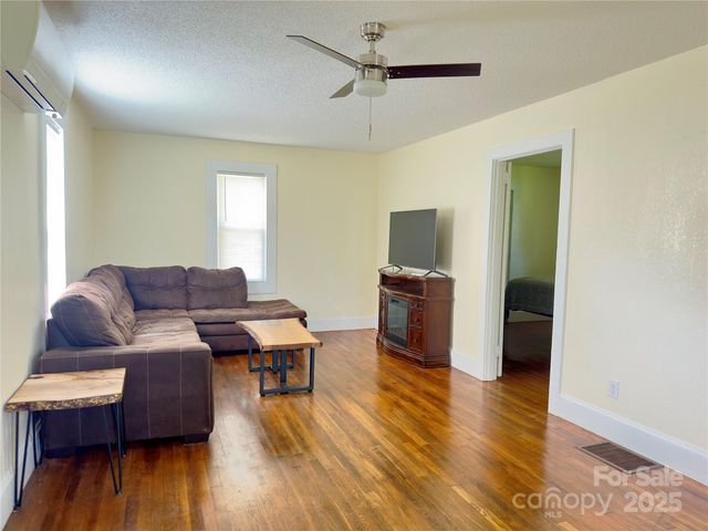 329 Morehead Road, Marion, NC 28752