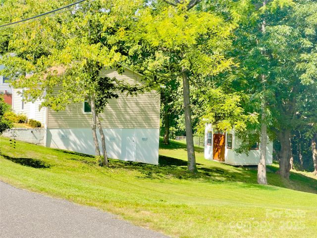 329 Morehead Road, Marion, NC 28752