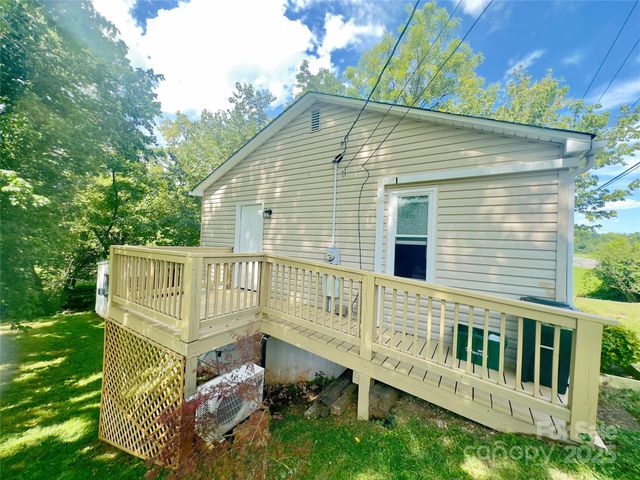 329 Morehead Road, Marion, NC 28752