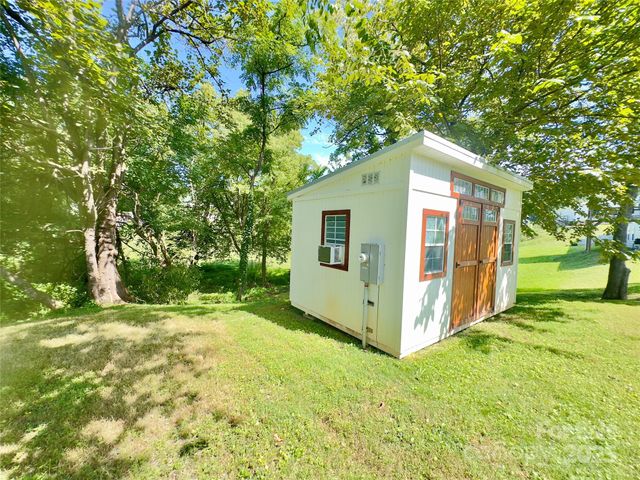 329 Morehead Road, Marion, NC 28752