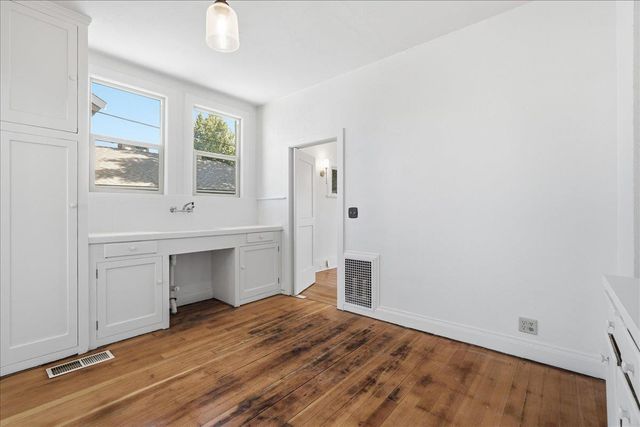 816 Alhambra Blvd, Sacramento, CA 95816