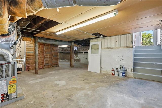 816 Alhambra Blvd, Sacramento, CA 95816