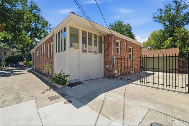 816 Alhambra Blvd, Sacramento, CA 95816