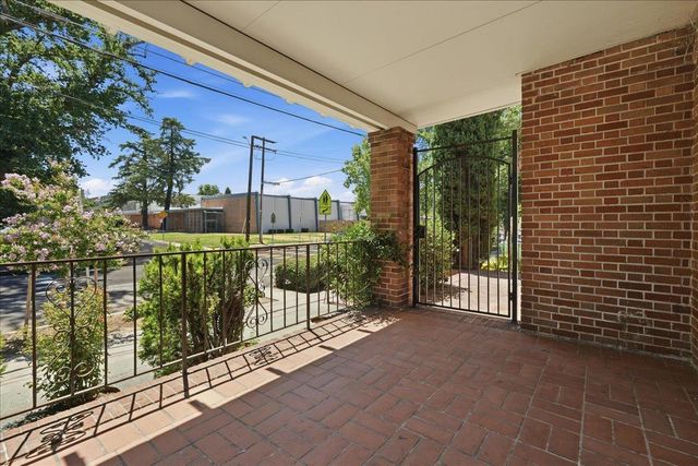 816 Alhambra Blvd, Sacramento, CA 95816