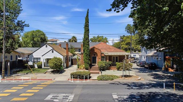 816 Alhambra Blvd, Sacramento, CA 95816