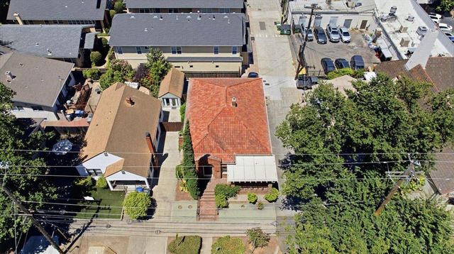 816 Alhambra Blvd, Sacramento, CA 95816