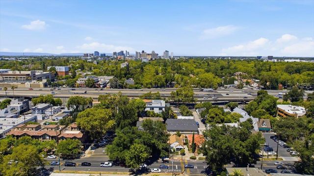 816 Alhambra Blvd, Sacramento, CA 95816