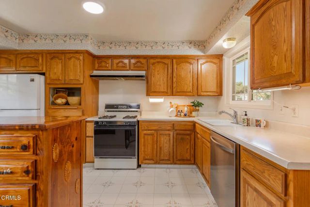 8482 Wesham Street, Ventura, CA 93004