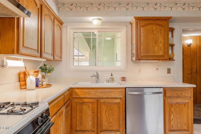 8482 Wesham Street, Ventura, CA 93004