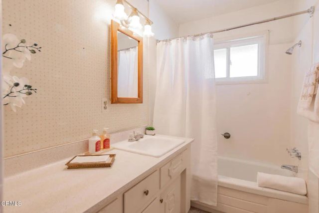 8482 Wesham Street, Ventura, CA 93004