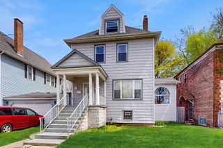 8211 S Cornell Avenue, Chicago, IL 60617