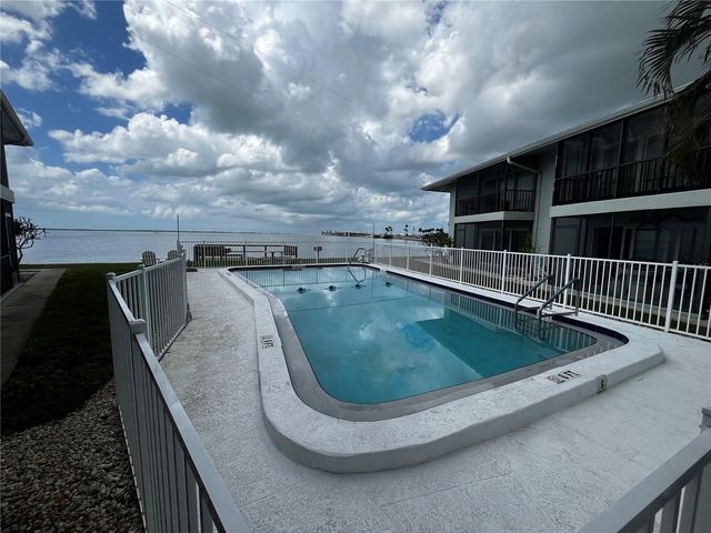 2566 GARY CIRCLE 5, Dunedin, FL 34698