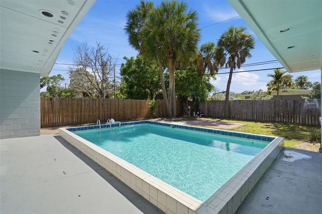3934 HELENA STREET NE, St Petersburg, FL 33703