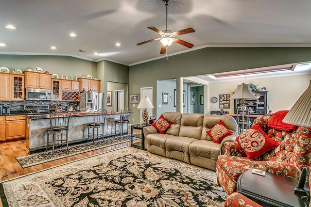 628 Lafayette Park Dr., Little River, SC 29566