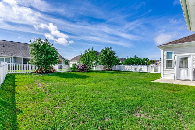 628 Lafayette Park Dr., Little River, SC 29566