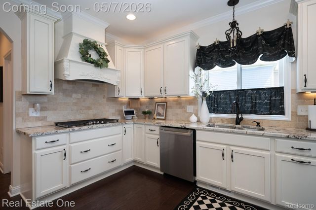 350 Golfside Drive, Oxford Charter Township, MI 48371