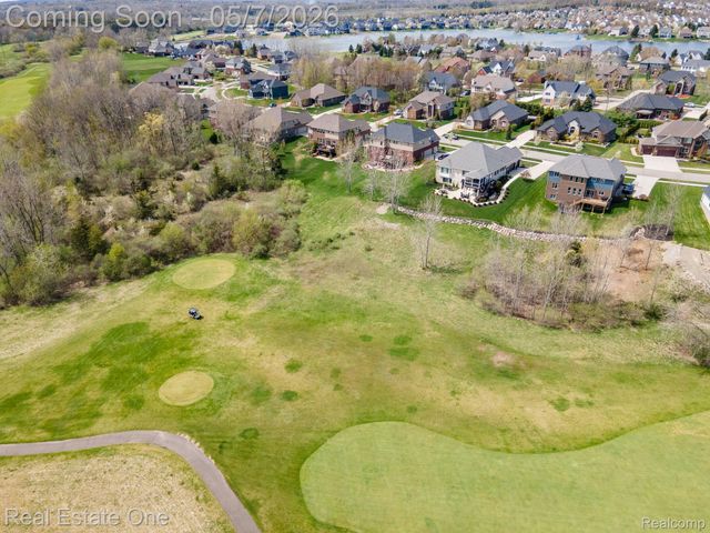 350 Golfside Drive, Oxford Charter Township, MI 48371