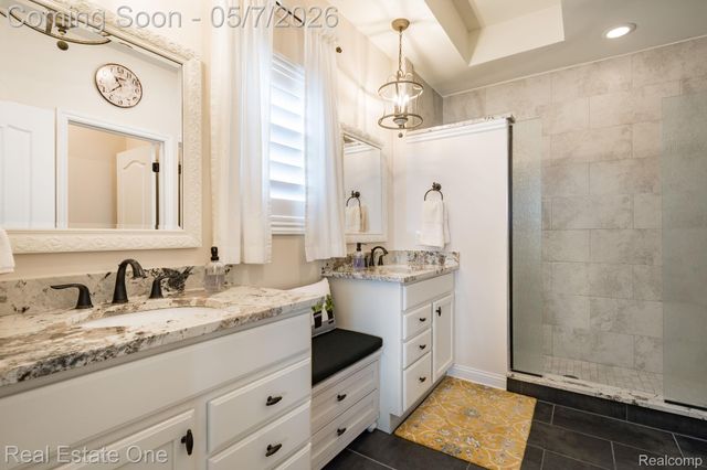 350 Golfside Drive, Oxford Charter Township, MI 48371