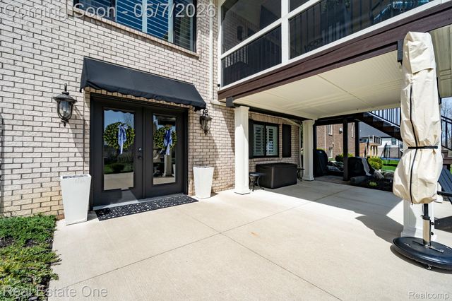 350 Golfside Drive, Oxford Charter Township, MI 48371