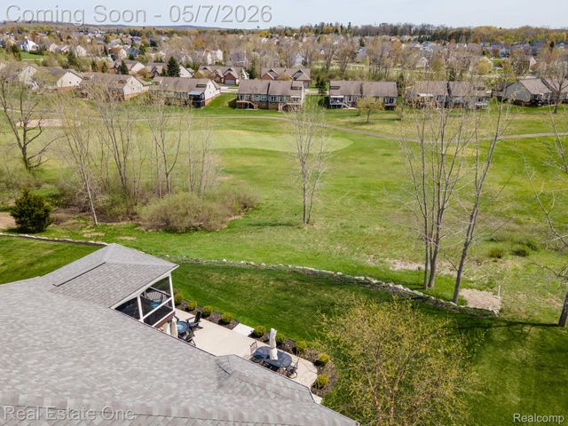 350 Golfside Drive, Oxford Charter Township, MI 48371