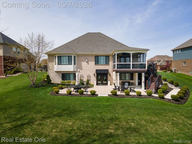 350 Golfside Drive, Oxford Charter Township, MI 48371
