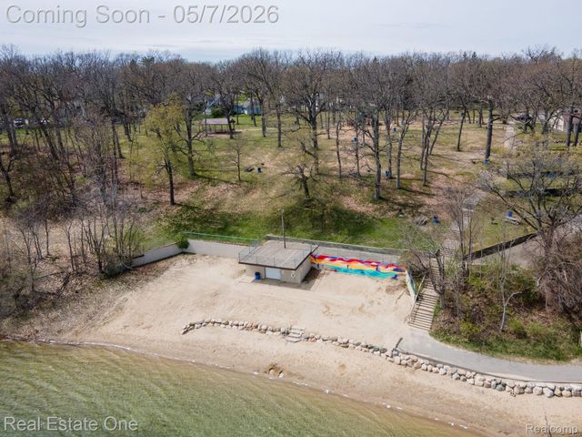 350 Golfside Drive, Oxford Charter Township, MI 48371