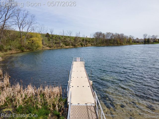 350 Golfside Drive, Oxford Charter Township, MI 48371