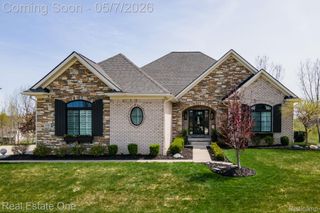 350 Golfside Drive, Oxford Charter Township, MI 48371
