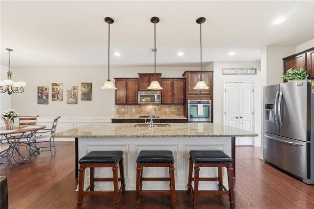 7232 Lake Sterling Boulevard, Flowery Branch, GA 30542