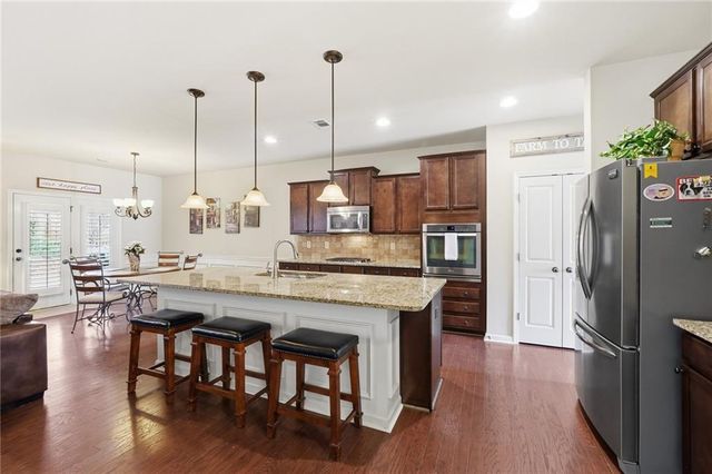 7232 Lake Sterling Boulevard, Flowery Branch, GA 30542