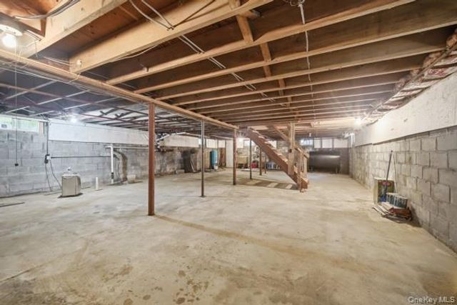 458 N Magee Street, Southampton, NY 11968