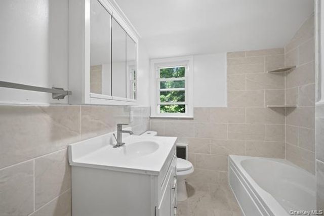 458 N Magee Street, Southampton, NY 11968