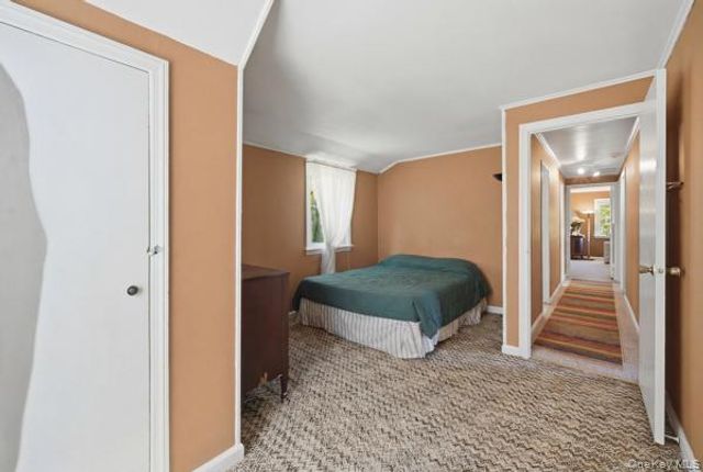 458 N Magee Street, Southampton, NY 11968
