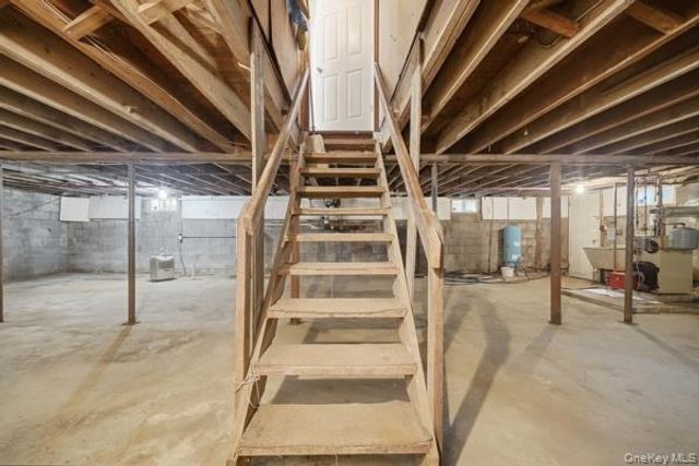 458 N Magee Street, Southampton, NY 11968