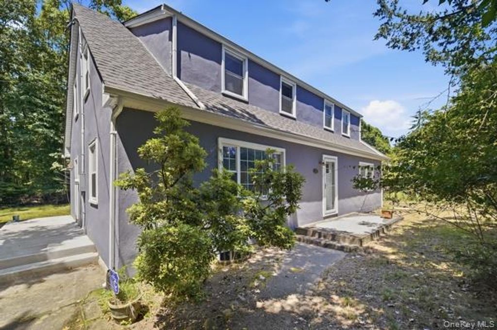 458 N Magee Street, Southampton, NY 11968