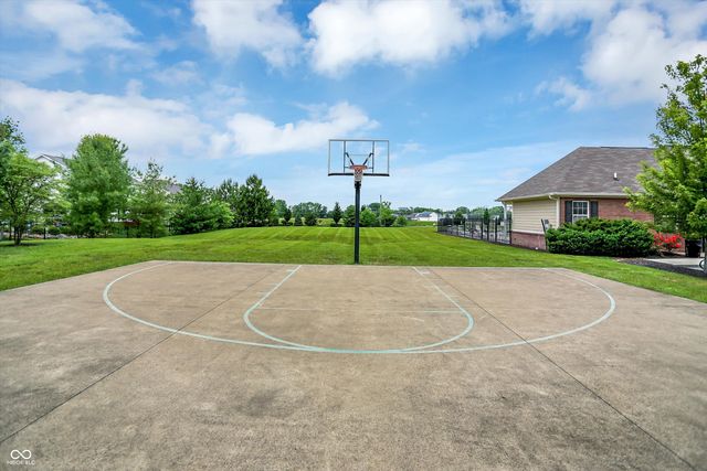 11852 Wynsom Court, Fishers, IN 46038