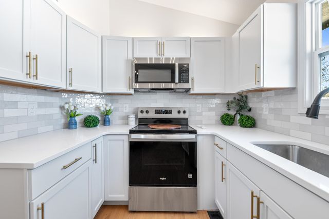 425 N Parkridge St, Wichita, KS 67212