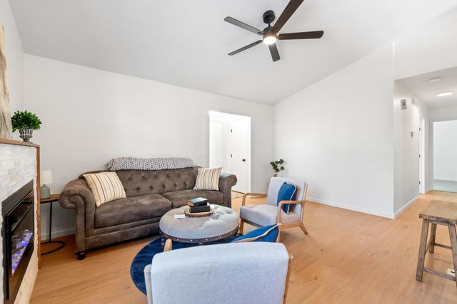 425 N Parkridge St, Wichita, KS 67212