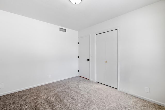 425 N Parkridge St, Wichita, KS 67212