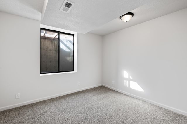 425 N Parkridge St, Wichita, KS 67212