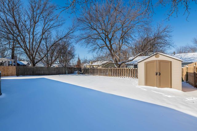 425 N Parkridge St, Wichita, KS 67212