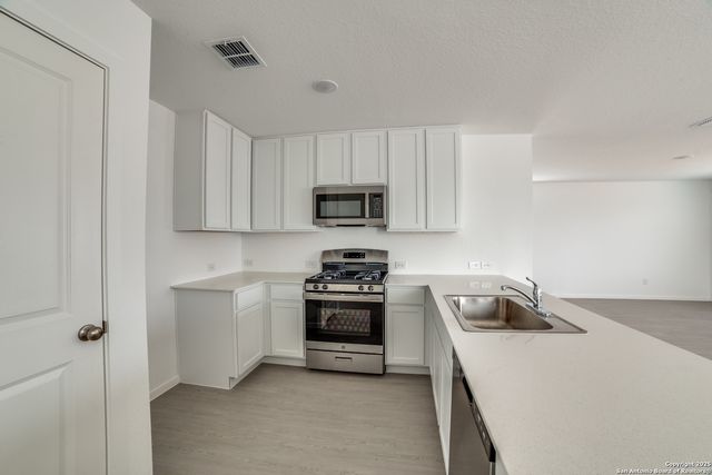 5202 Morgan Crest, San Antonio, TX 78253